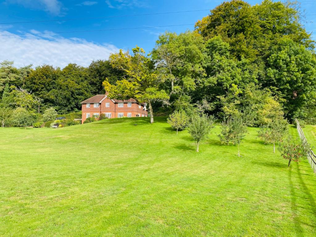 5 bedroom detached house for sale in Lane, Farringdon, Alton