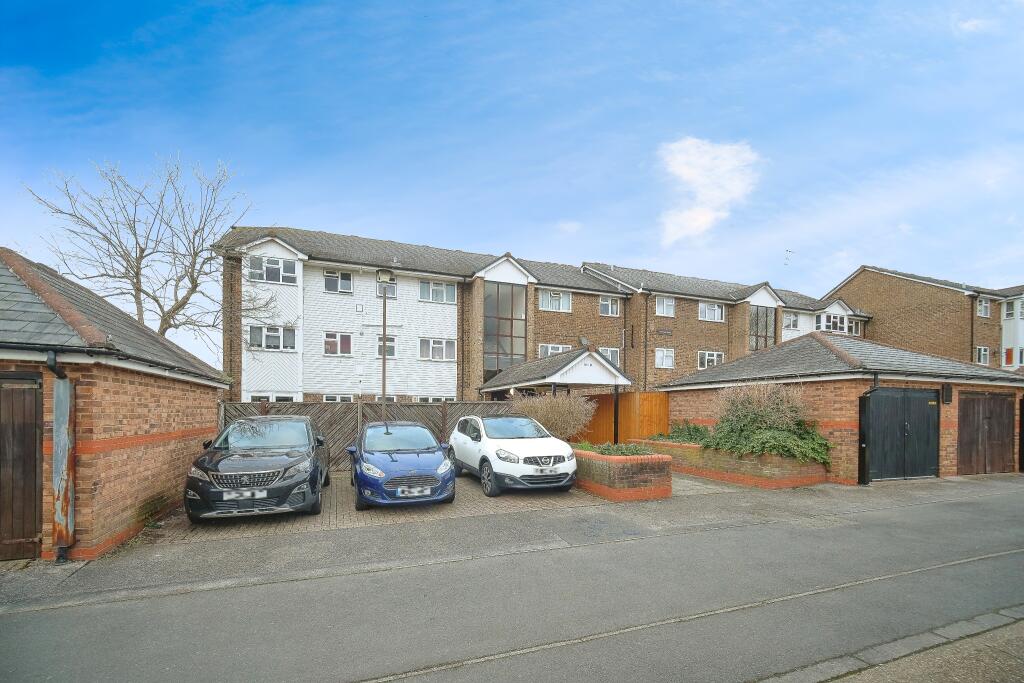 1 bedroom flat for sale in St. Andrews, Bracknell, RG12
