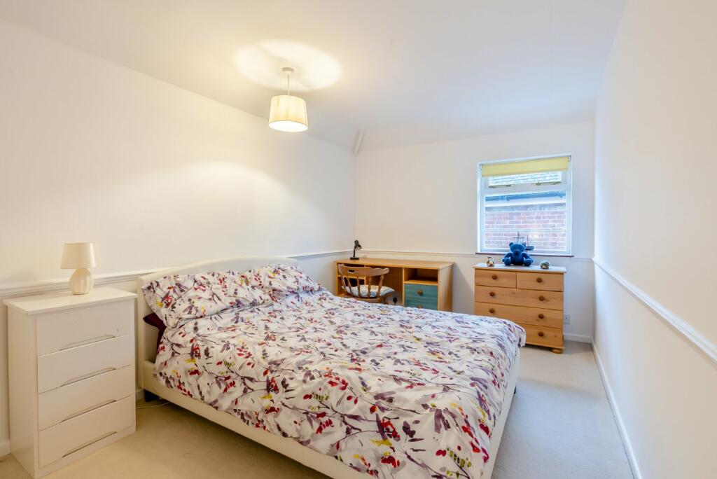 Additional property image - Sibley Avenue, Harpenden, Hertfordshire