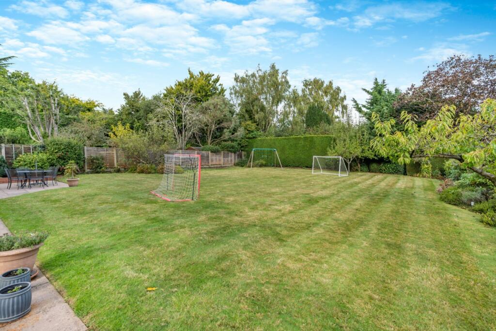 Additional property image - The Chowns, Harpenden, Hertfordshire