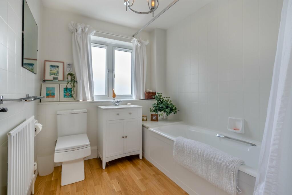 Additional property image - The Chowns, Harpenden, Hertfordshire
