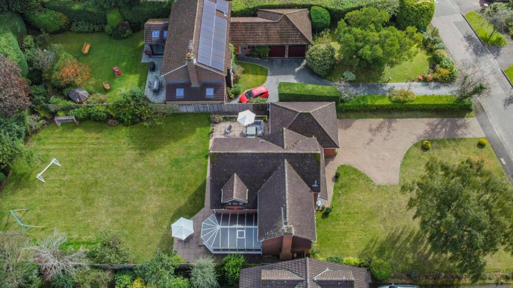 Additional property image - The Chowns, Harpenden, Hertfordshire