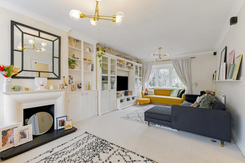 Main image of property: Park Rise, Harpenden, Hertfordshire