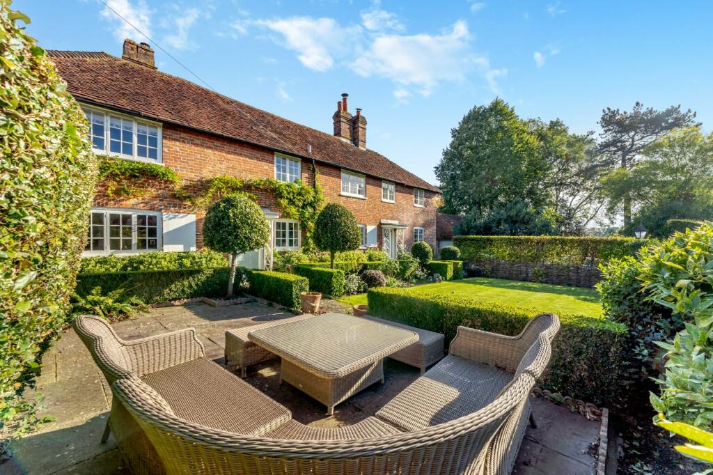 5 bedroom detached house for sale in Northchapel, Petworth, West Sussex