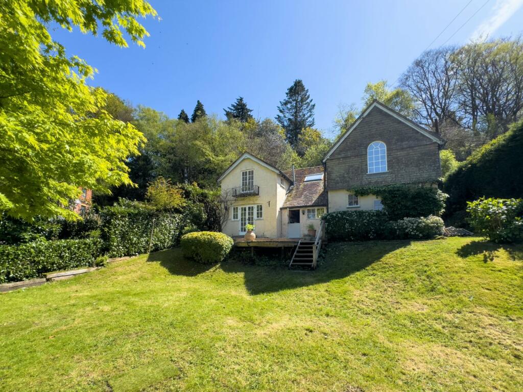 3 bedroom detached house for sale in Sandy Lane, Grayswood, Haslemere, Surrey, GU27