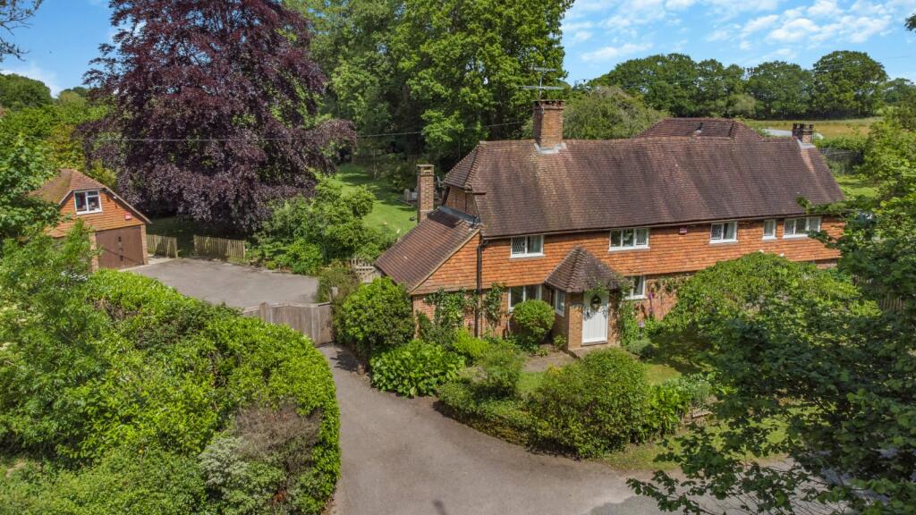 4 bedroom house for sale in Shillinglee Road, Plaistow, Billingshurst