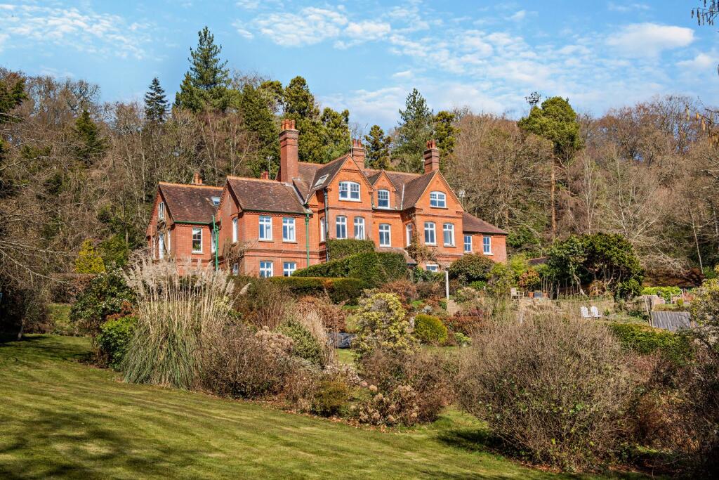 Main image of property: Broomhill, Bannacle Hill Road, Sandhills, Godalming