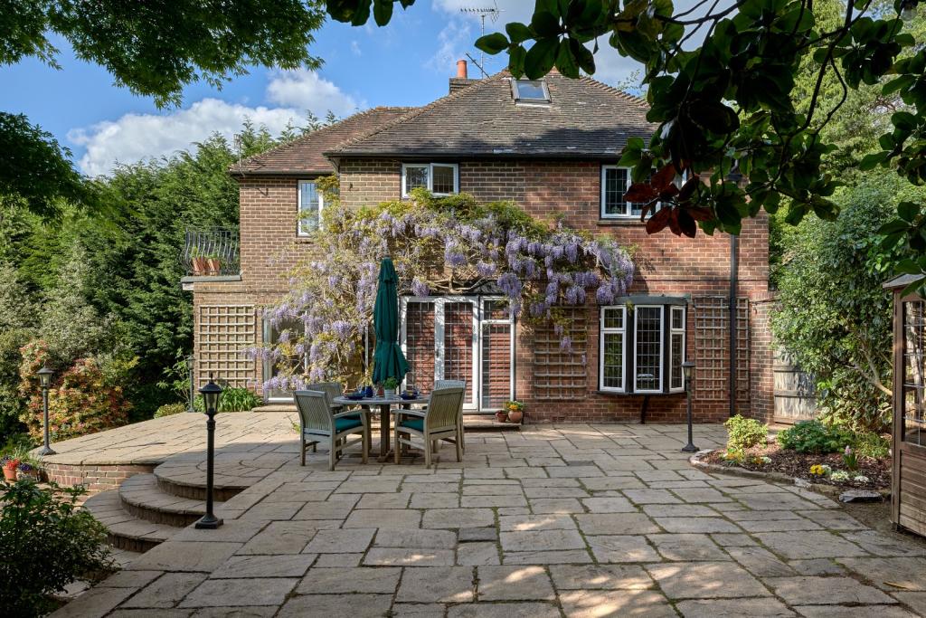 5 bedroom detached house for sale in Marley Lane, Haslemere, Surrey, GU27