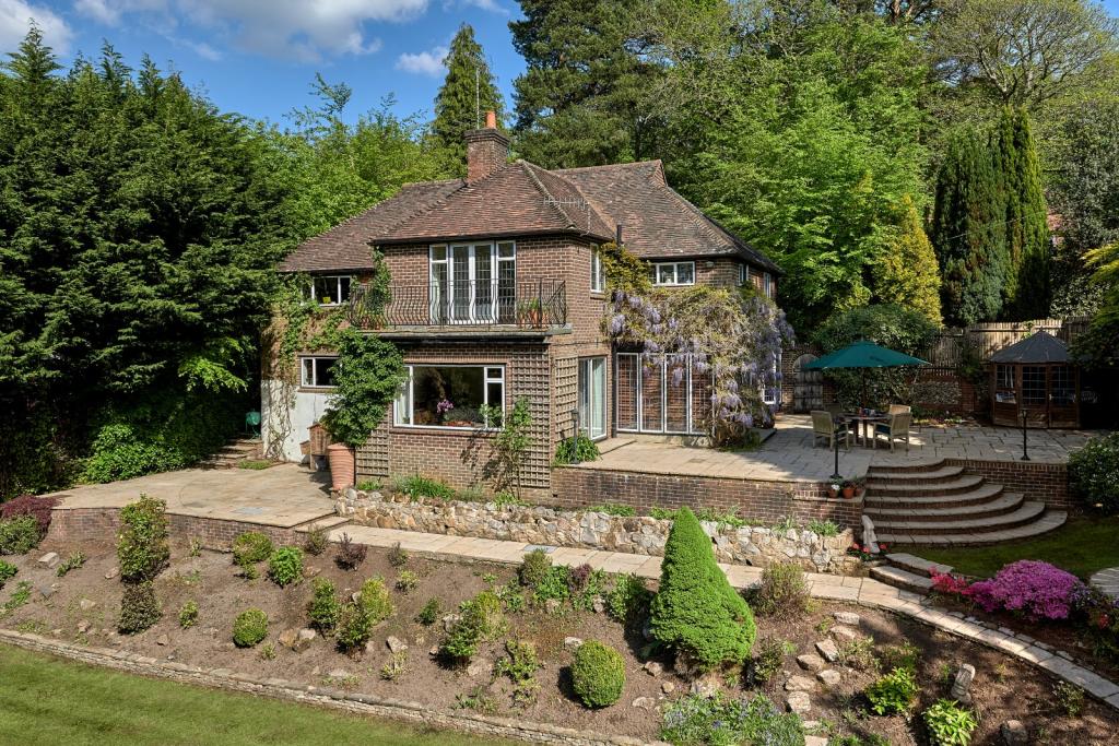 5 bedroom detached house for sale in Marley Lane, Haslemere, Surrey, GU27