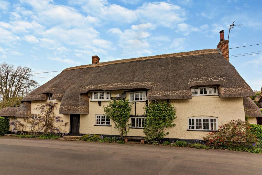 4 bedroom detached house for sale in Fullerton Road, Wherwell, Andover