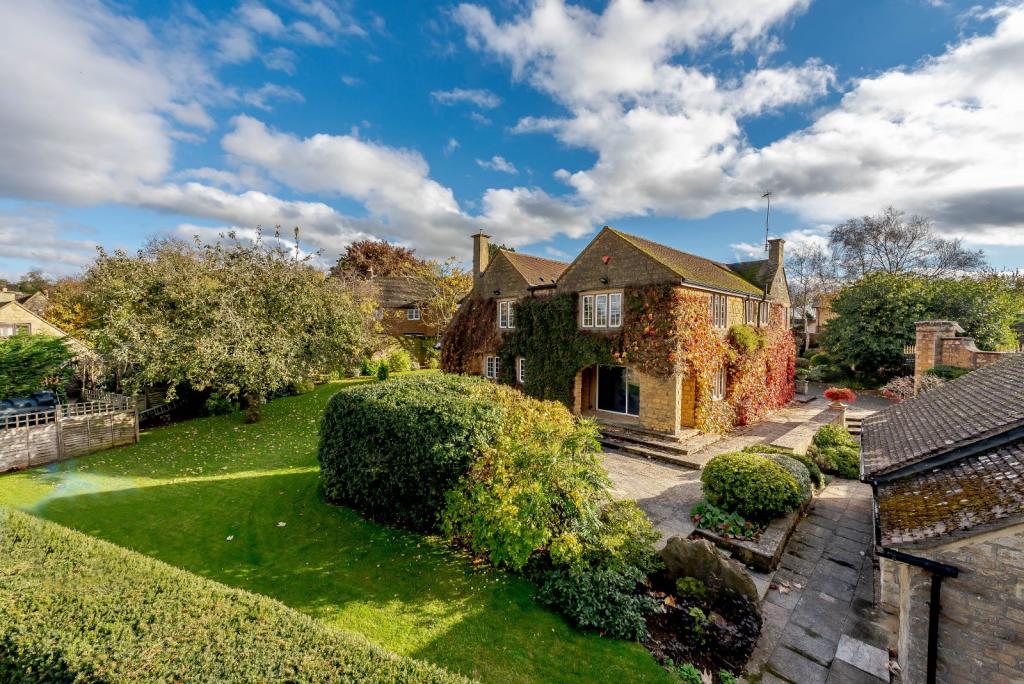5 bedroom detached house for sale in Woodway Road, Sibford Ferris