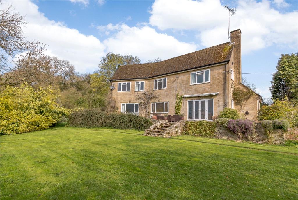 4 bedroom detached house for sale in Cirencester