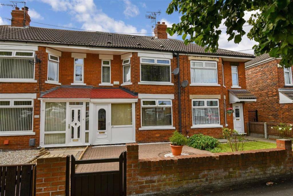 3 bedroom terraced house for sale in Priory Road, Hull, HU5 , HU5