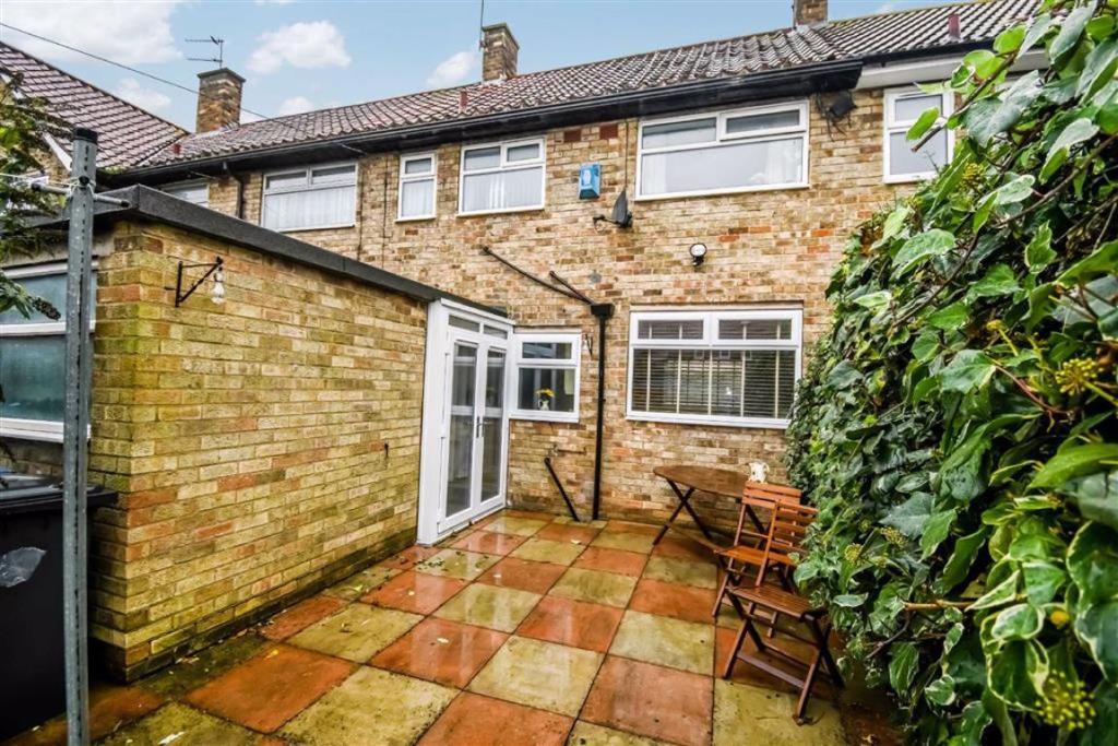 2 bedroom terraced house for sale in Benedict Road, West Hull, Hull