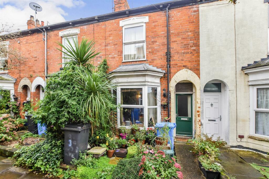 2 bedroom terraced house for sale in Dudley Avenue, Mayfield Street