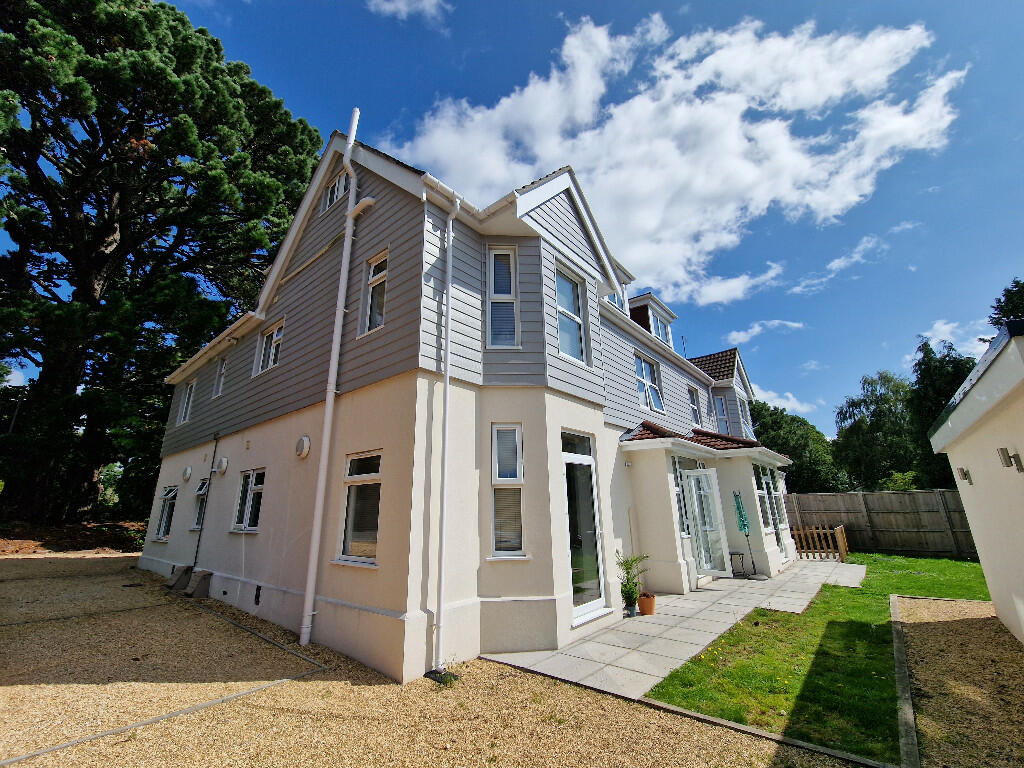 1 bedroom flat for sale in Dudsbury Road, Ferndown, Dorset, BH22