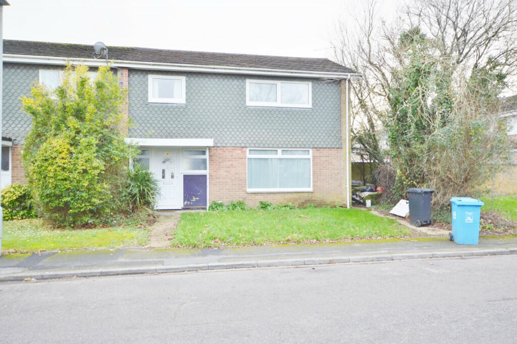 4 bedroom end of terrace house for sale in King John Avenue