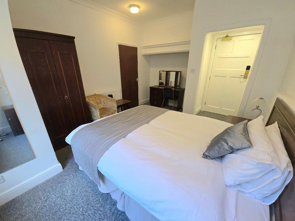 Additional property image - Grove Road, Bournemouth, Dorset, BH1