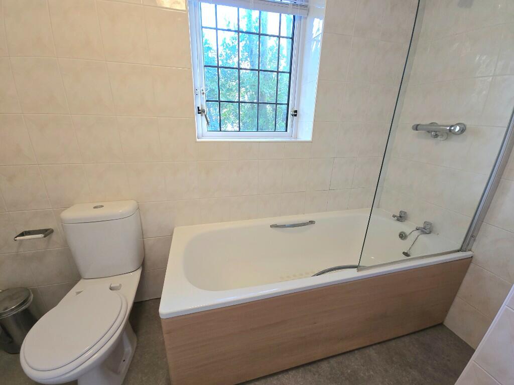 Additional property image - Grove Road, Bournemouth, Dorset, BH1