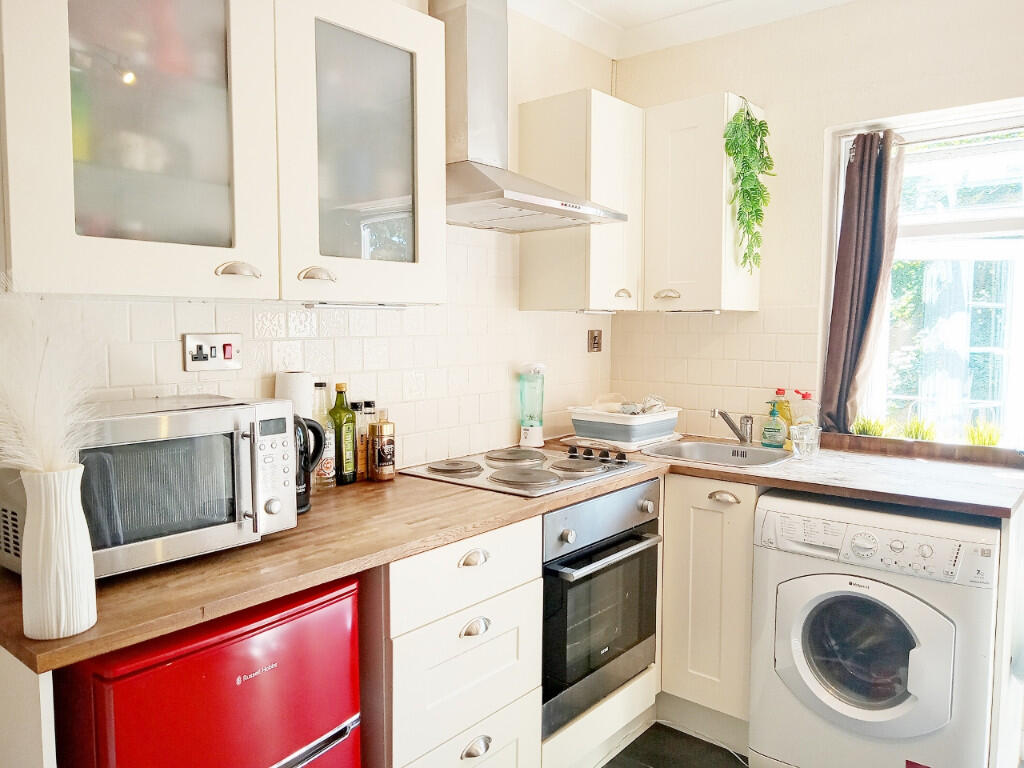 Additional image 6 of Knyveton Road, Bournemouth, Dorset, BH1