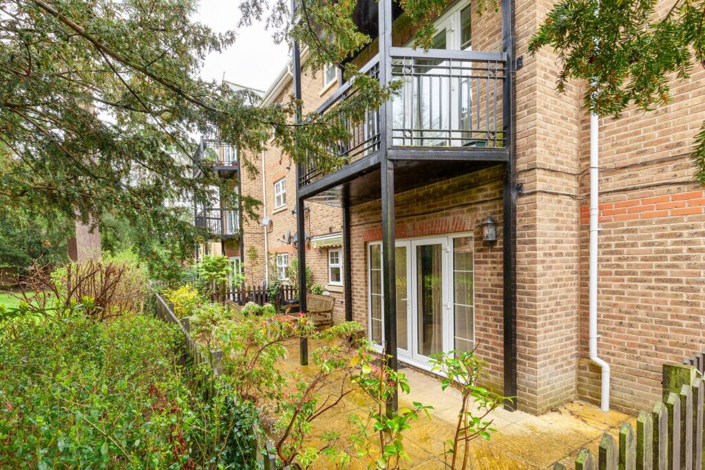 2 bedroom ground floor flat for sale in Hyde Place, Oxford, OX2