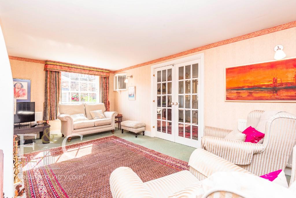 3 bedroom character property for sale in Church Lane, Wormleybury Court