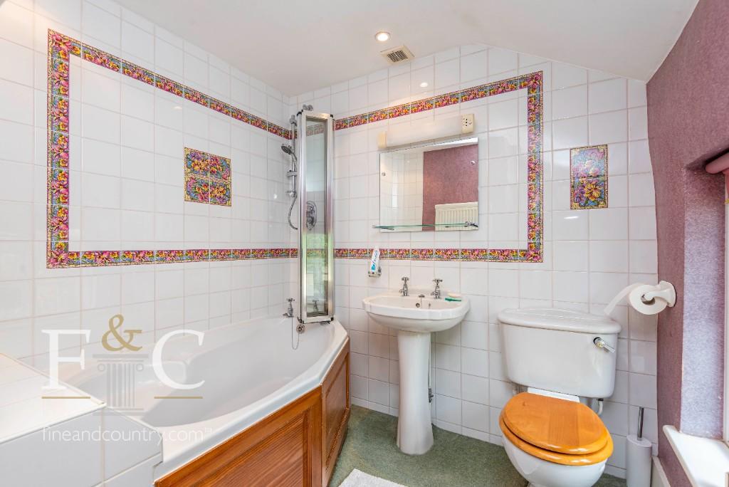 3 bedroom character property for sale in Church Lane, Wormleybury Court