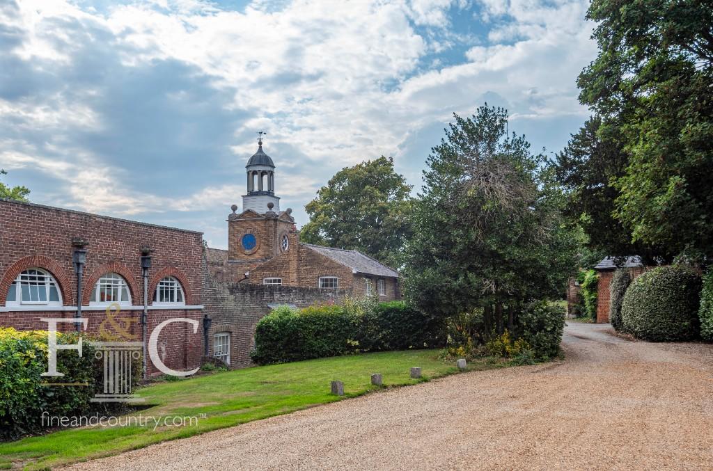 3 bedroom character property for sale in Church Lane, Wormleybury Court