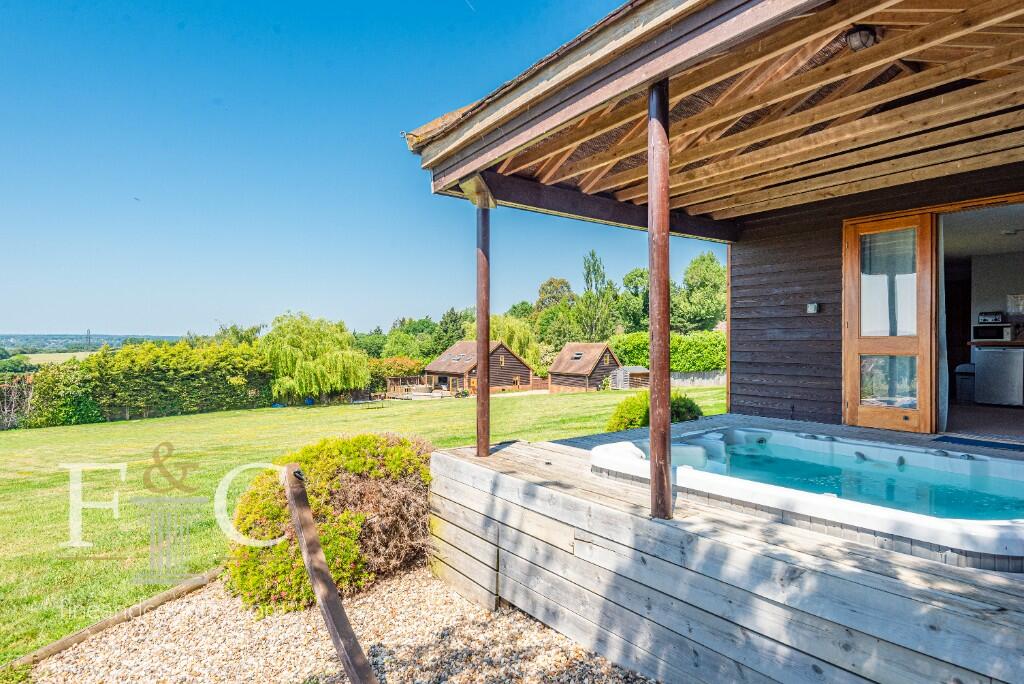Additional property image - Hamlet Hill, Roydon