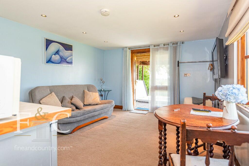 Additional property image - Hamlet Hill, Roydon