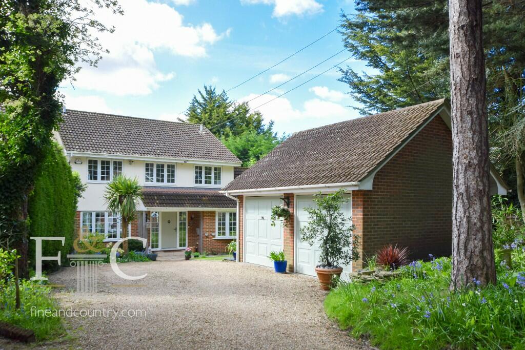 4 bedroom detached house for sale in Appleby Street, West Cheshunt