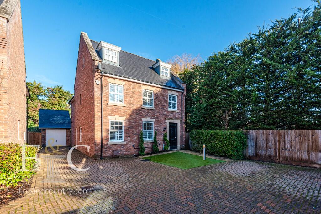 Main image of property: Eaton Gardens, Broxbourne, Hertfordshire, EN10