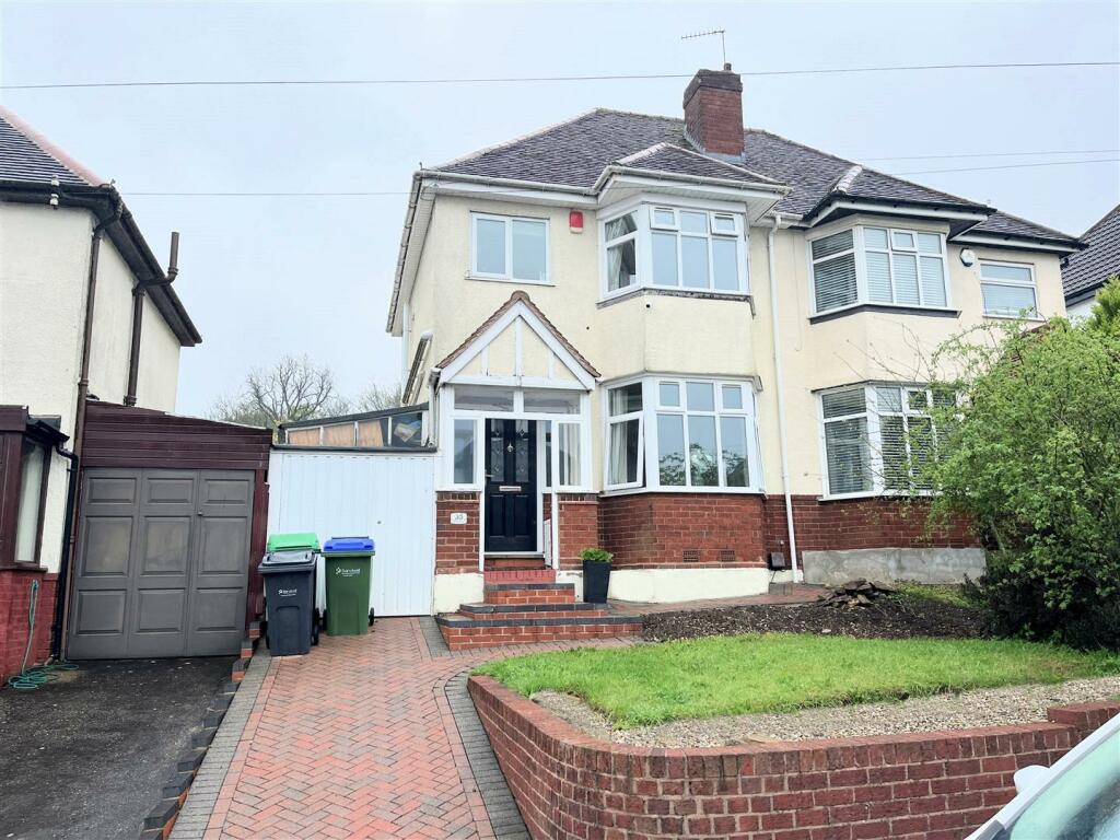 3 bedroom semidetached house for sale in Wilson Road, Oldbury, B68