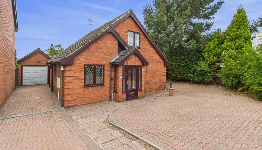 Main image of property: 1 Bradleys Close