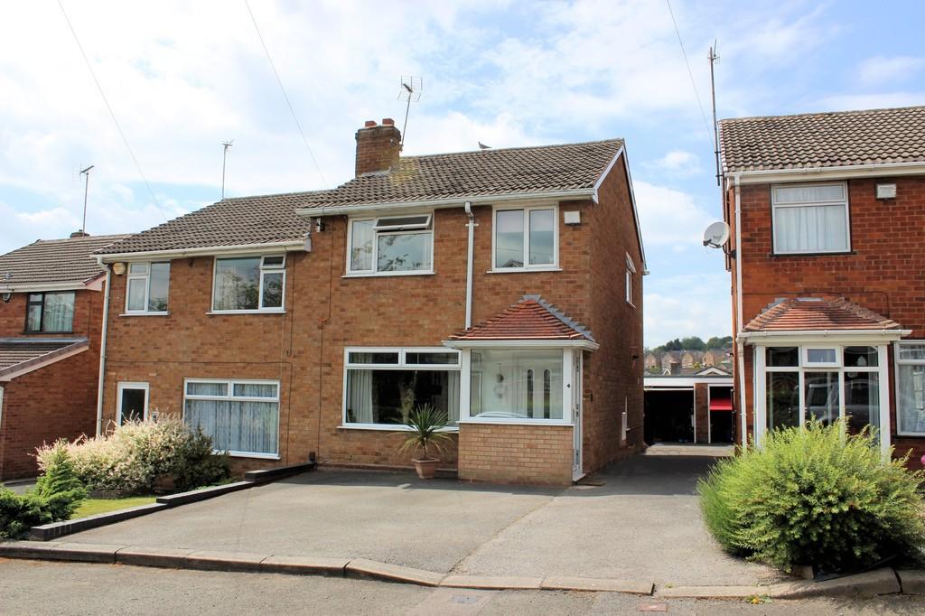 3 bedroom semidetached house for sale in Welland Road, Halesowen, B63