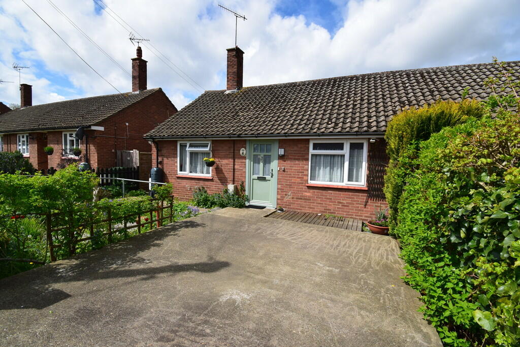 2 bedroom semidetached bungalow for sale in Saxon Road, Saxmundham, IP17