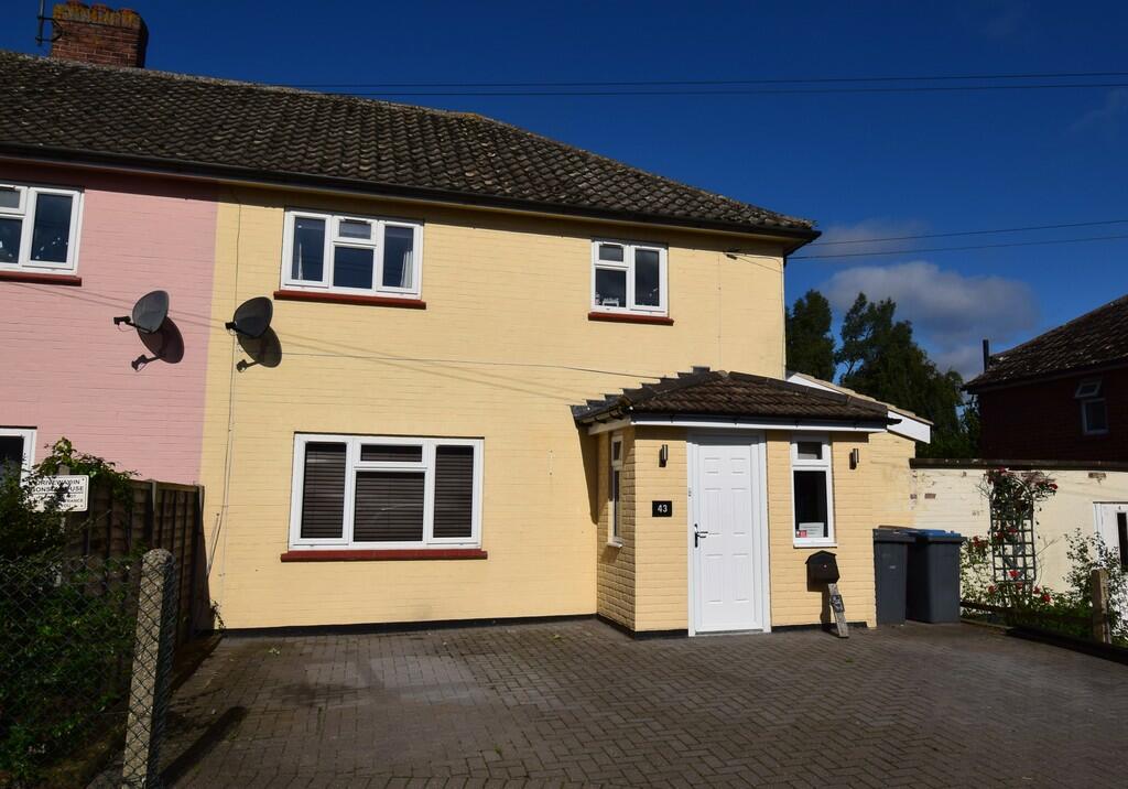 3 bedroom semidetached house for sale in Saxon Road, Saxmundham, IP17