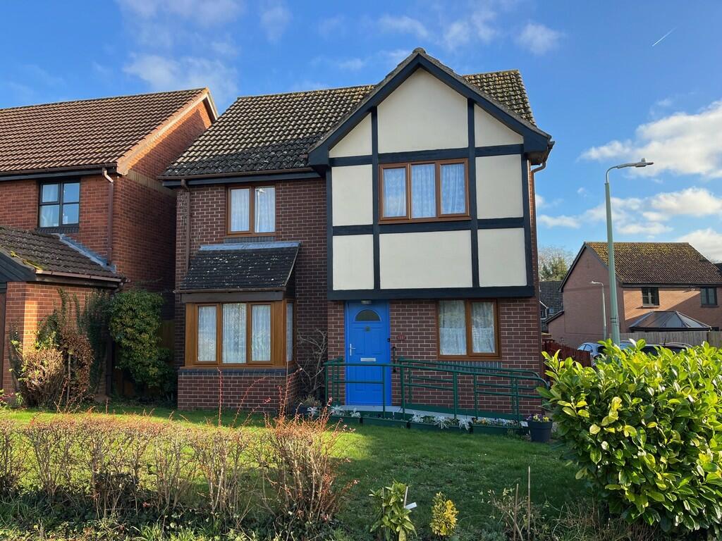 4 bedroom detached house for sale in Saxmundham, IP17