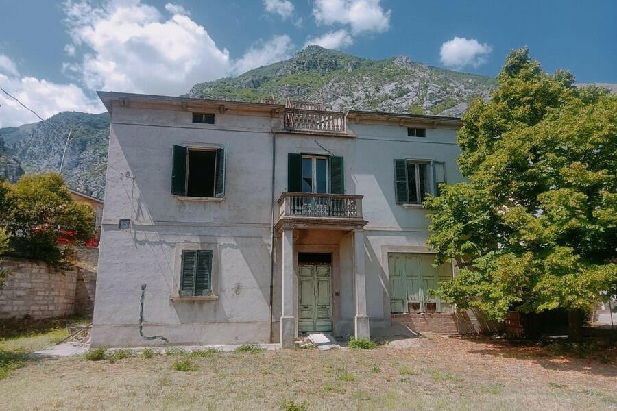 Main image of property: Abruzzo, Chieti, Fara San Martino