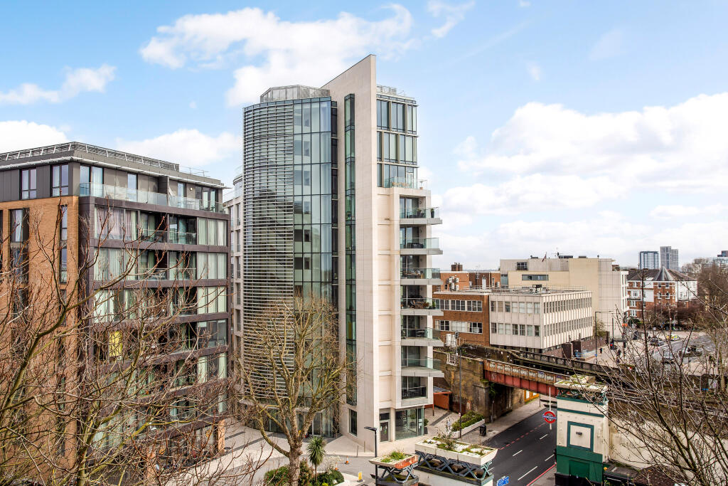 Main image of property: Plaza Gardens, London, SW15