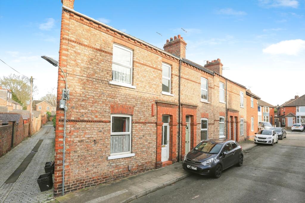 3 bedroom terraced house for sale in Cycle Street, York, North Yorkshire, YO10