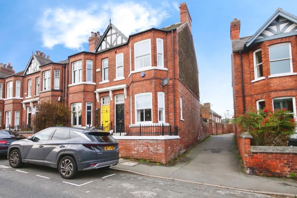 Main image of property: Scarcroft Hill, York, North Yorkshire, YO24