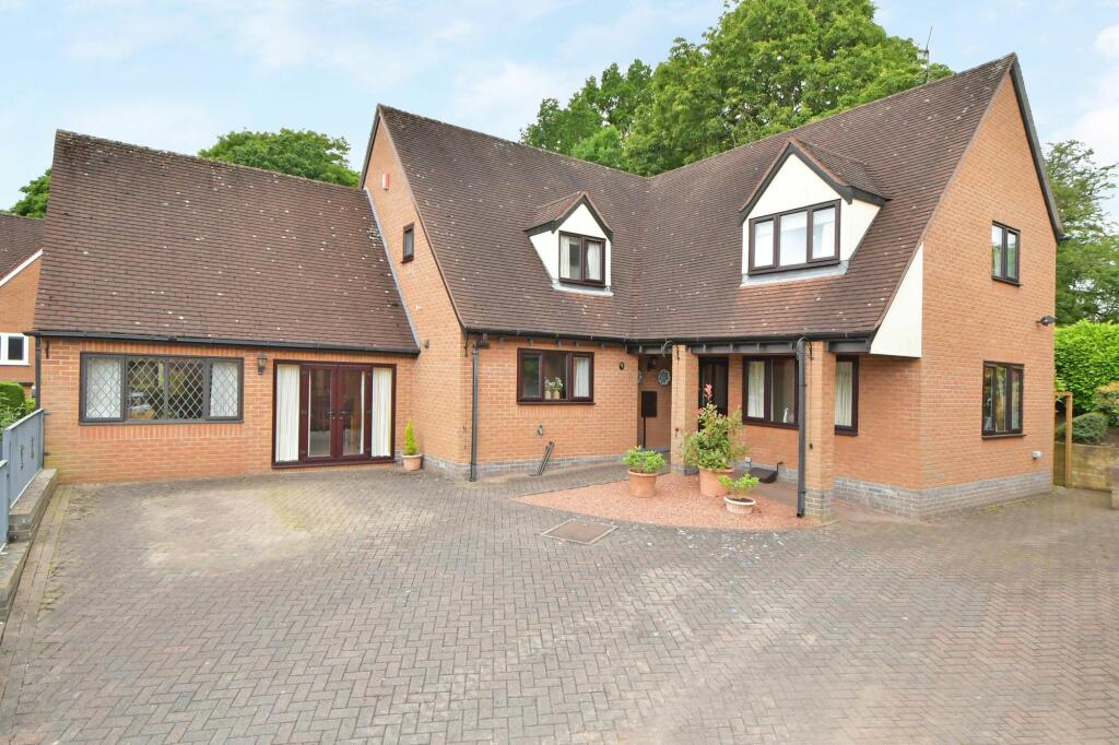 4 bedroom detached house for sale in Garners Walk, Madeley, CW3