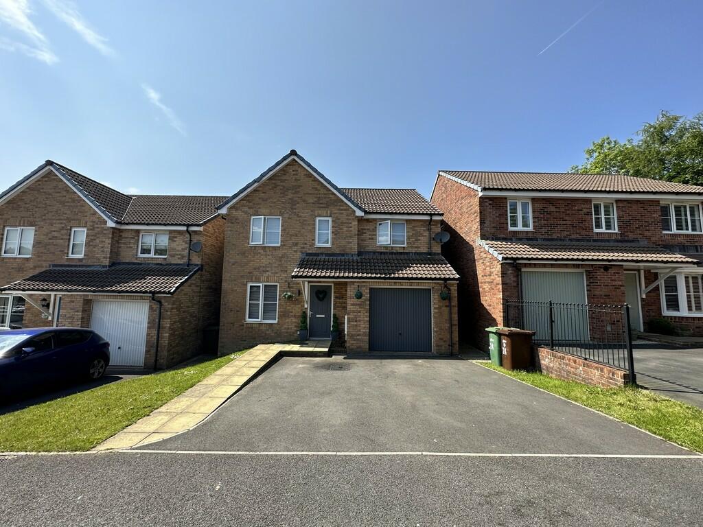 4 bedroom detached house for sale in Y Ffordd Wen, Bargoed, CF81