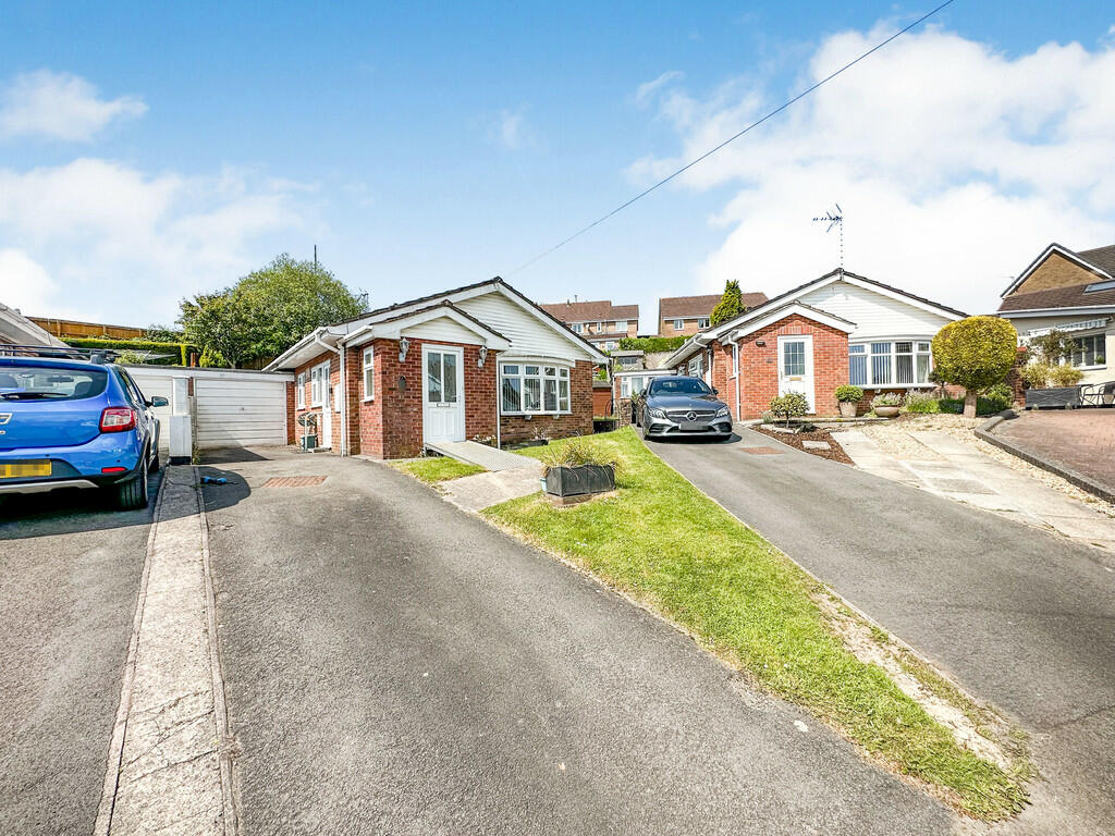 2 bedroom detached bungalow for sale in Gordon Close, Blackwood, NP12