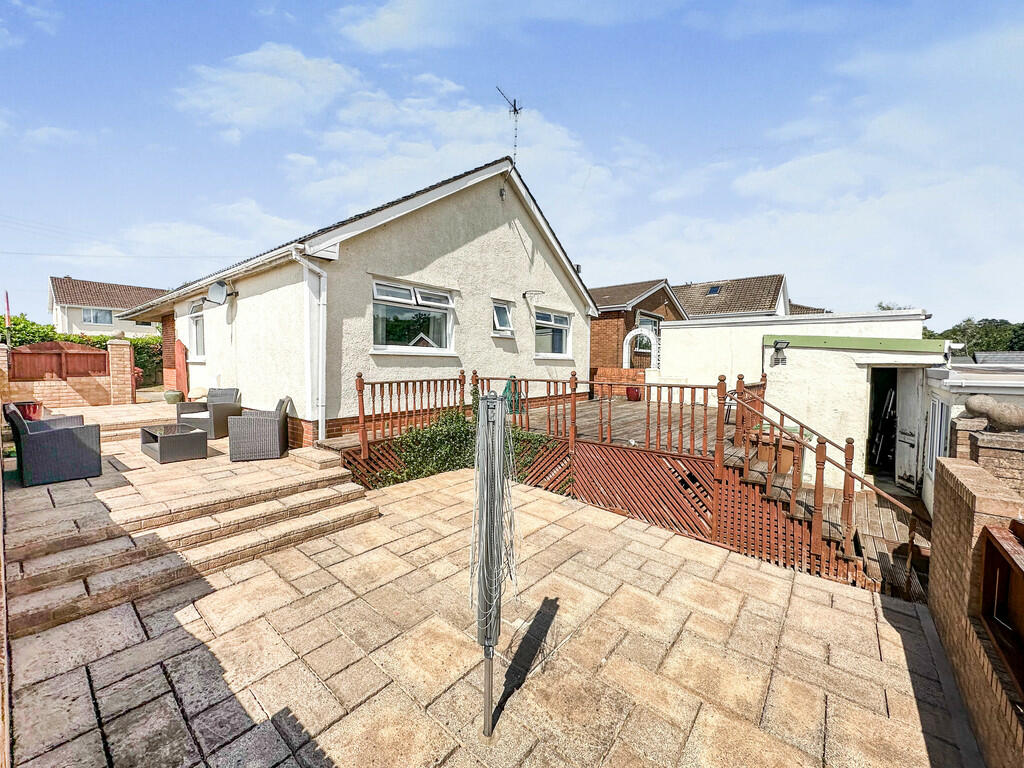 3 bedroom detached bungalow for sale in Tai'r Heol, Penpedairheol