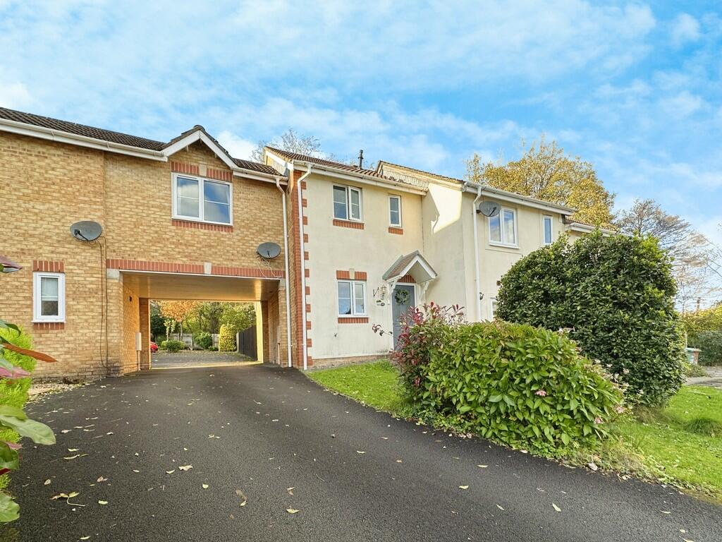2 bedroom terraced house for sale in Trem Yr Efail, Ystrad Mynach