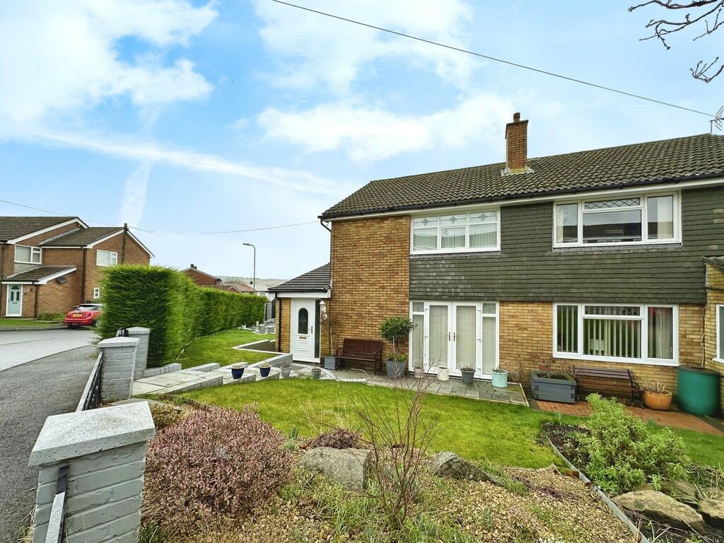 3 Bedroom Semi Detached House For Sale In Fairways Bargoed Cf81