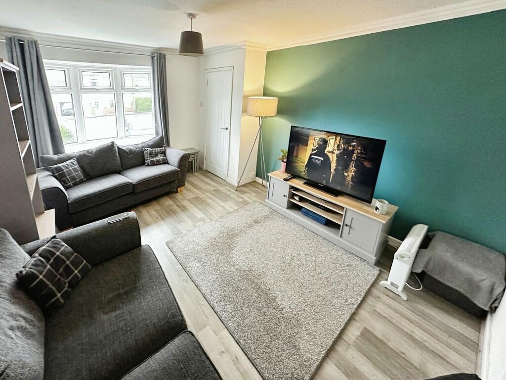 2 bedroom semidetached house for sale in Penybont, Penpedairheol