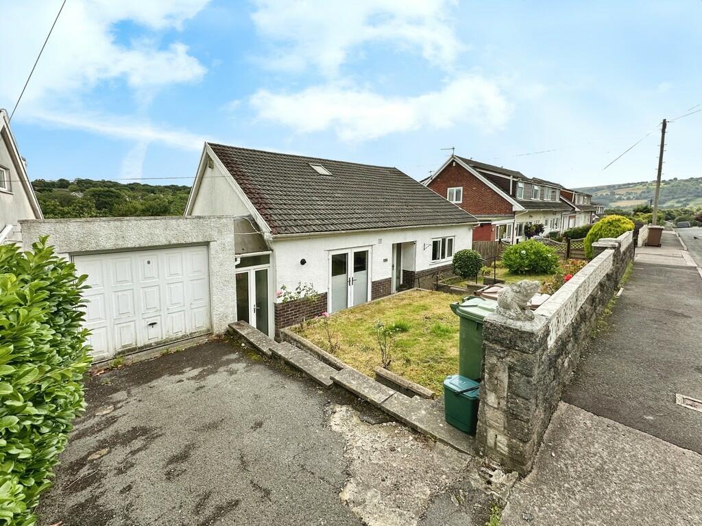 Main image of property: The Avenue, Ystrad Mynach